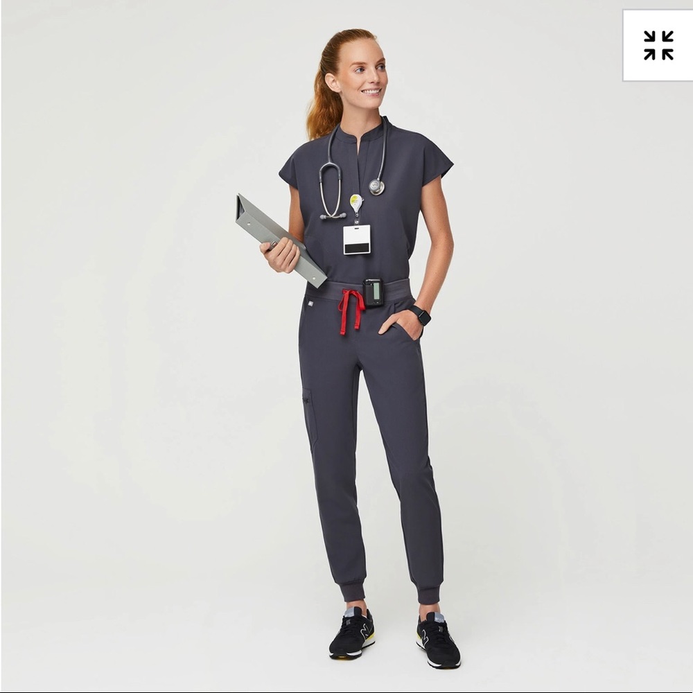 NWT FIGS set. MT Zamora/XS Rafaela. Limited edition Charcoal color.